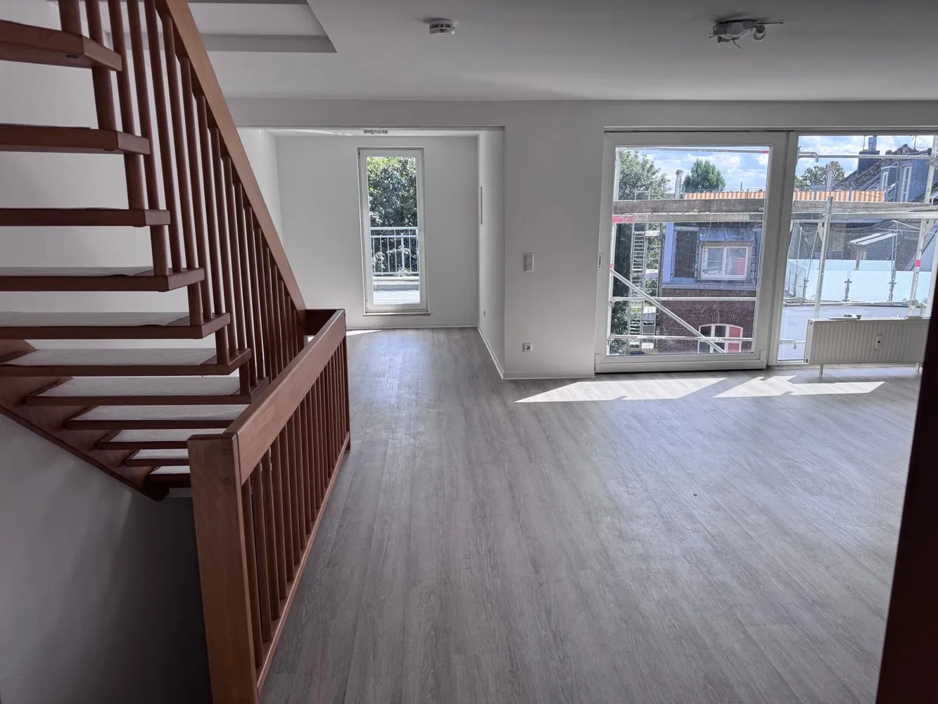 4 Zimmer Wohnung mit 140 m² in Köln – Bild 1
