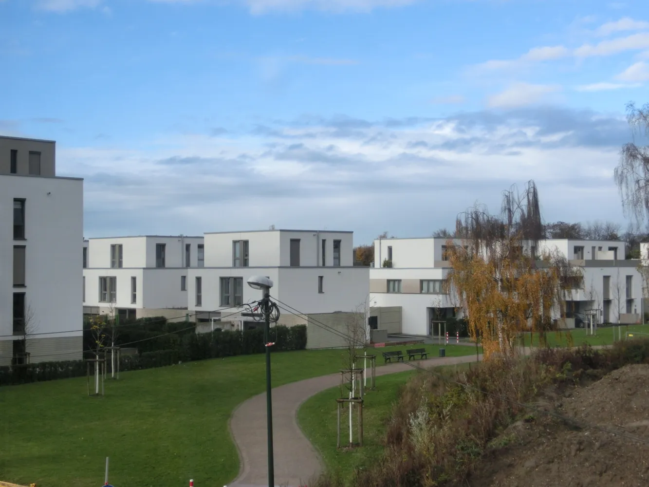 2 Zimmer Wohnung mit 96 m² in Düsseldorf – Bild 2