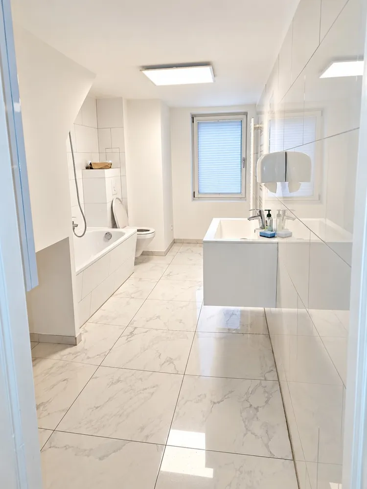 6 Zimmer Wohnung mit 204 m² in Berlin – Bild 10