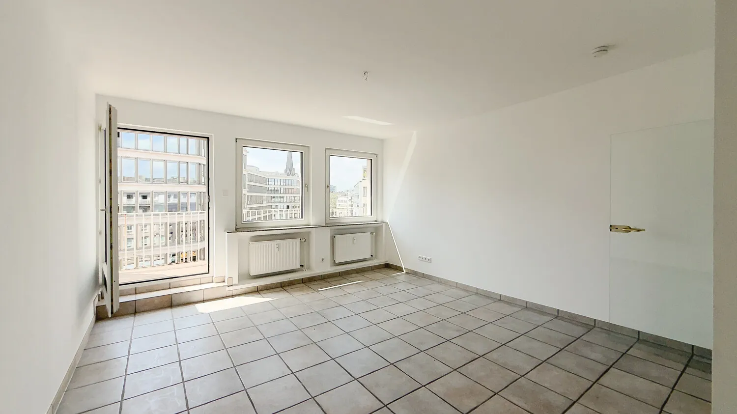 2 Zimmer Wohnung mit 82 m² in Düsseldorf – Bild 2