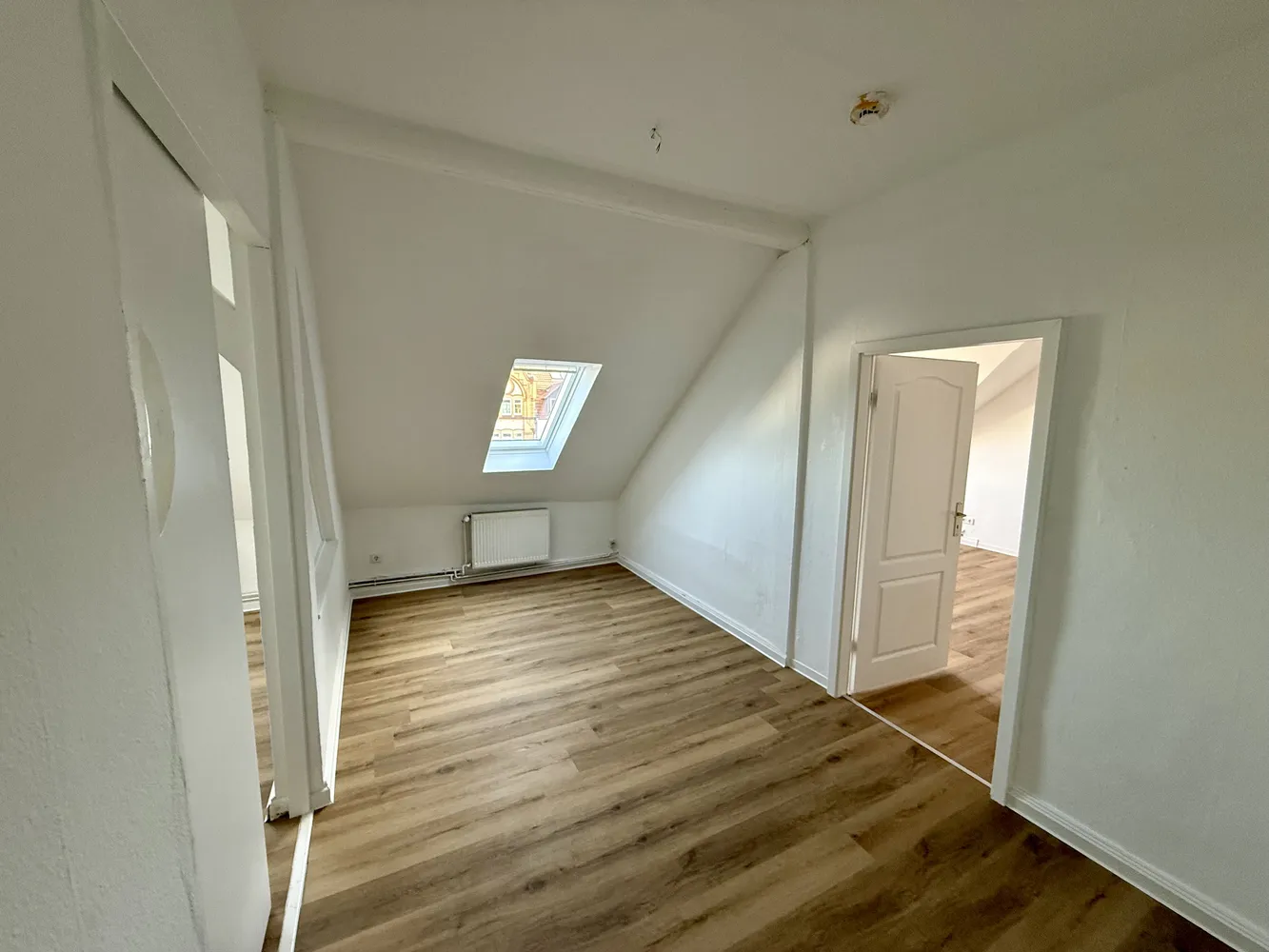 7 Zimmer Wohnung mit 150 m² in Kassel – Bild 6