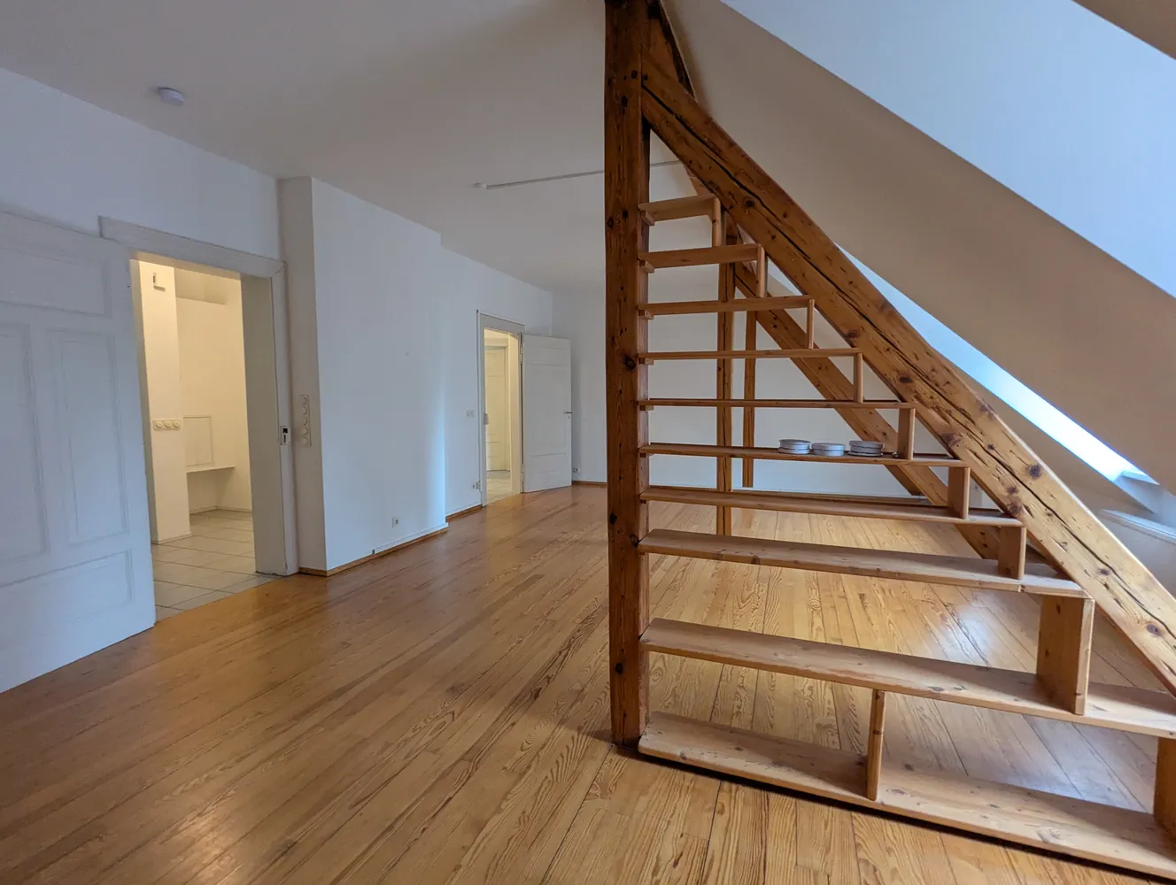 6 Zimmer Wohnung mit 200 m² in Saarbrücken – Bild 6