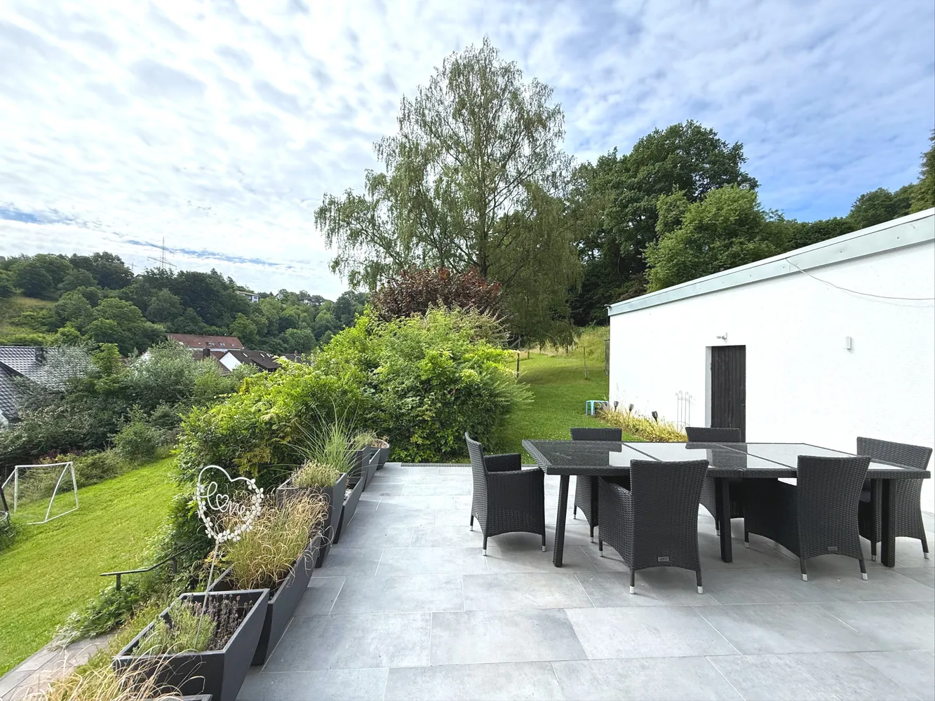 8 Zimmer Haus mit 255 m² in Homburg – Bild 2