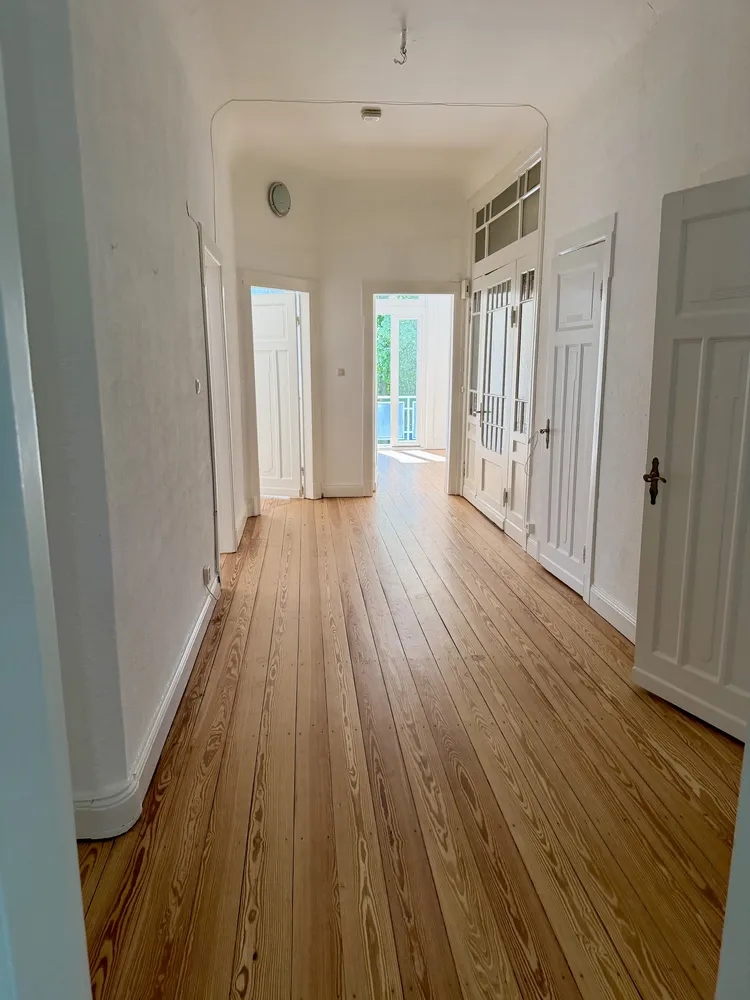 4 Zimmer Wohnung mit 150 m² in Hamburg – Bild 2