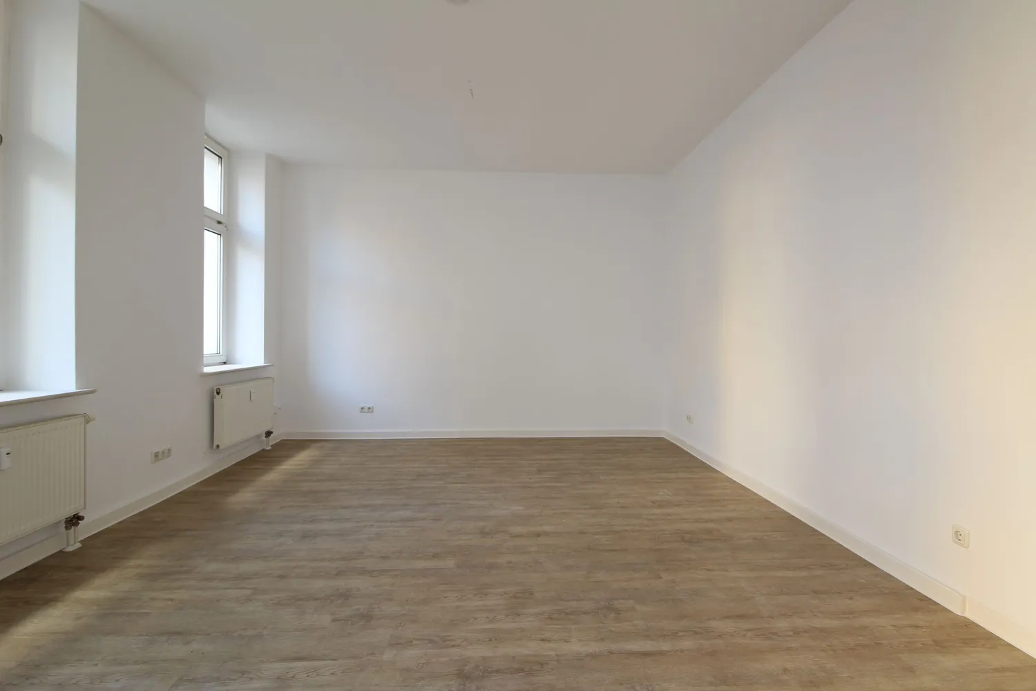 4 Zimmer Wohnung mit 110 m² in Magdeburg – Bild 2