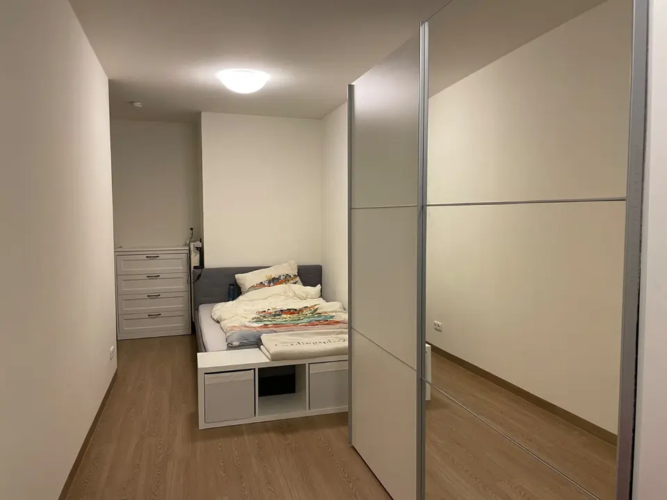 20 Zimmer Wohnung mit 80 m² in Regensburg – Bild 2