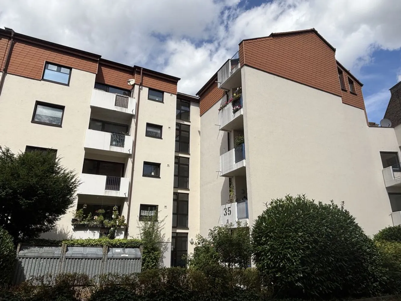 2 Zimmer Wohnung mit 81 m² in Wiesbaden – Bild 1