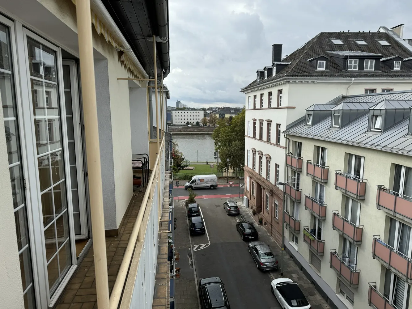 3 room apartment with 100 m² in Frankfurt am Main – Photo 2