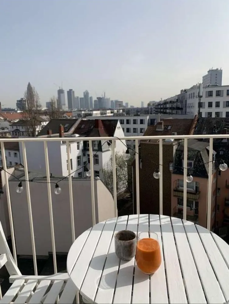 3 Zimmer Wohnung mit 90 m² in Frankfurt am Main – Bild 1