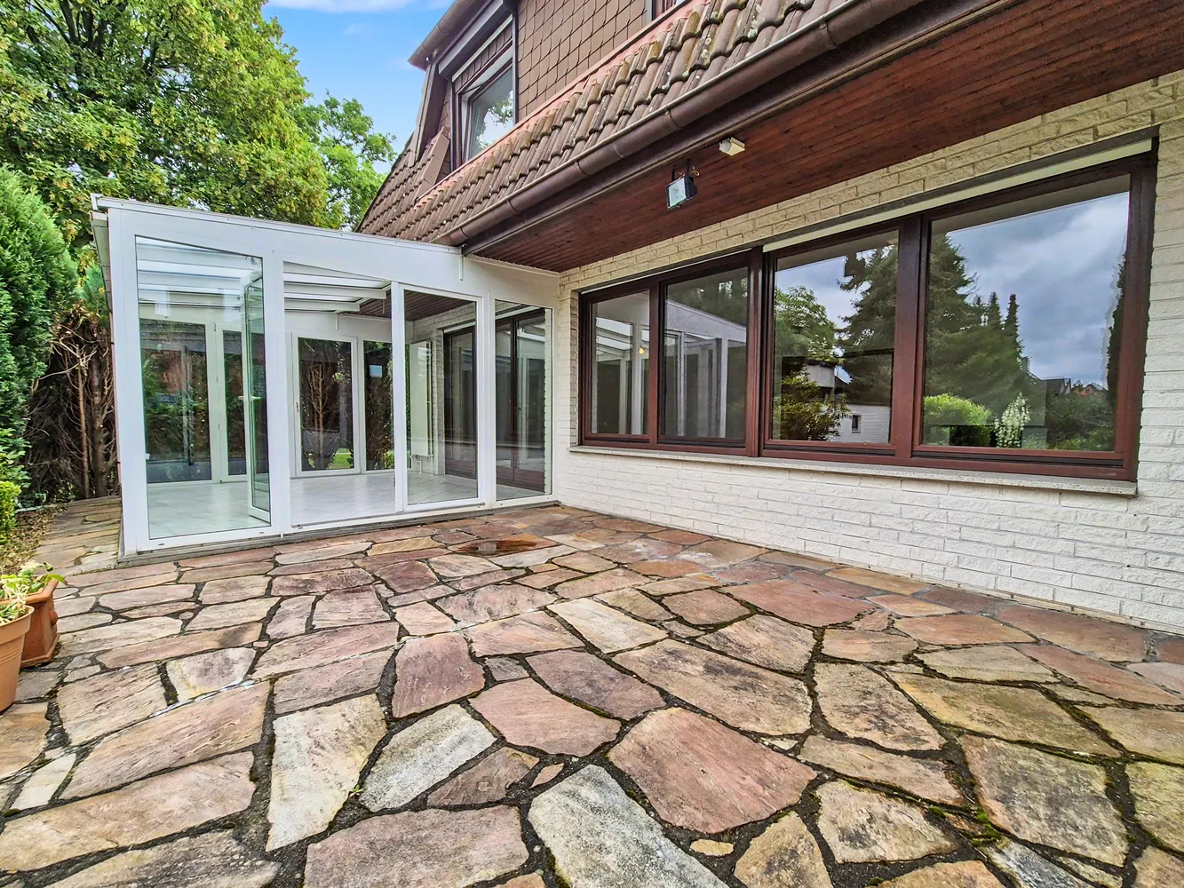 9 Zimmer Haus mit 274 m² in Hamburg – Bild 2