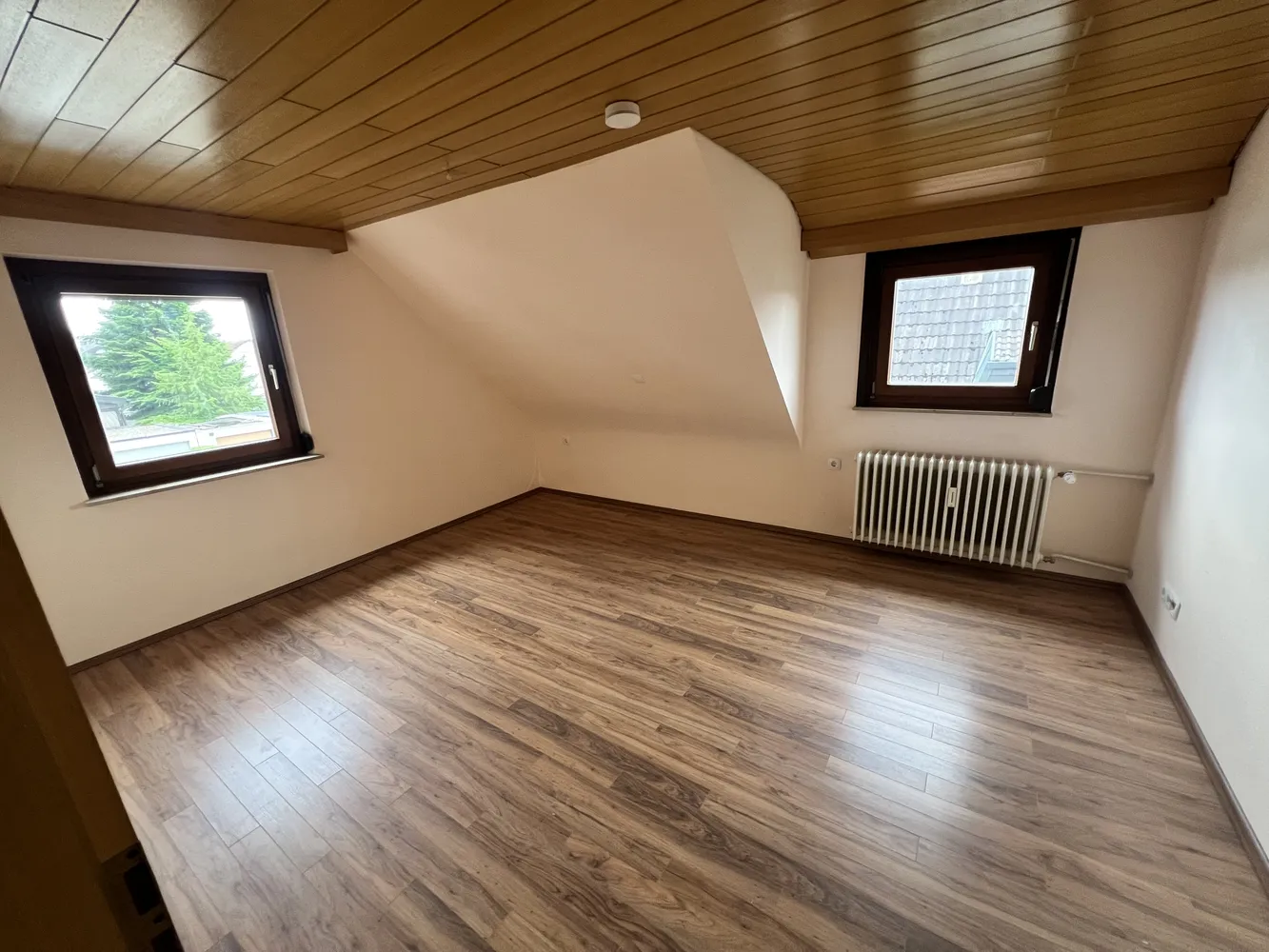 5 Zimmer Wohnung mit 100 m² in Böblingen – Bild 2