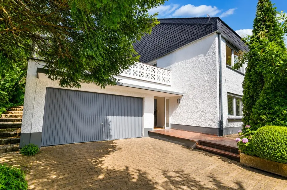 6 room house with 212 m² in Limburg an der Lahn – Photo 3