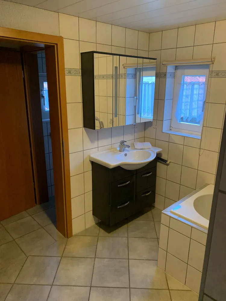 5 Zimmer Haus mit 100 m² in Metzingen – Bild 9