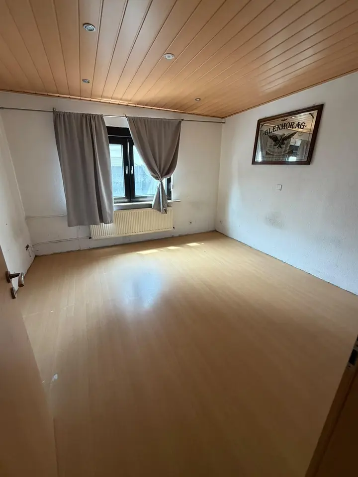 6 Zimmer Haus mit 180 m² in Nürnberg – Bild 1
