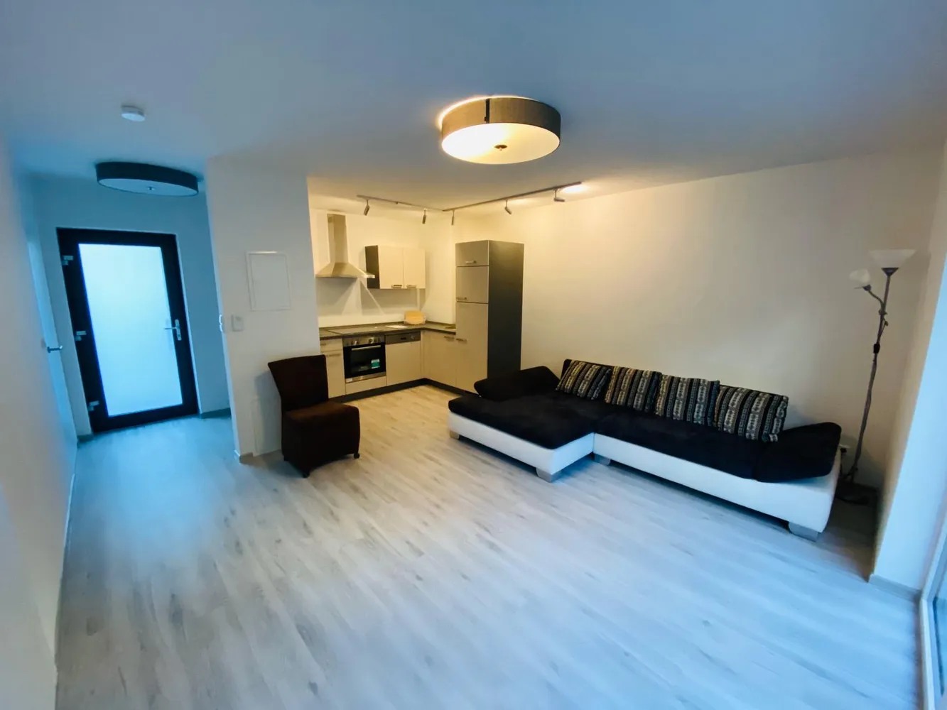2 Zimmer Wohnung mit 50 m² in Karlsruhe – Bild 4