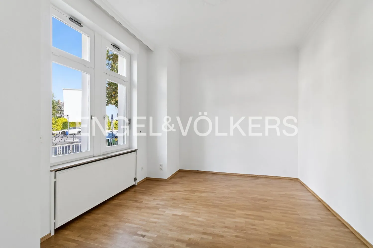 9 Zimmer Haus mit 236 m² in Frankfurt am Main – Bild 1