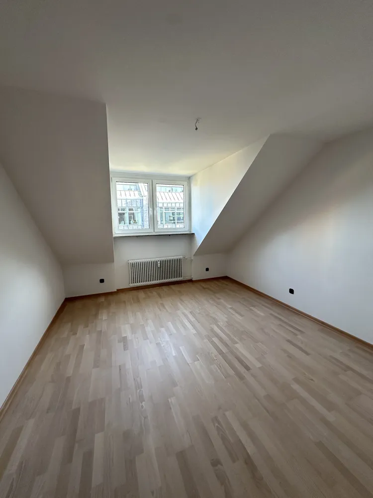 3 Zimmer Wohnung mit 120 m² in München – Bild 4