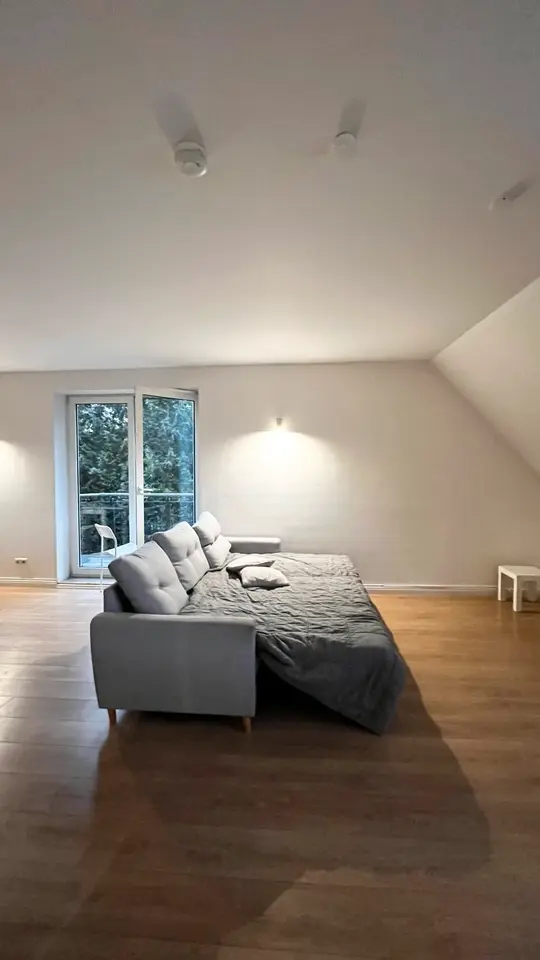 1 Zimmer Wohnung mit 125 m² in Hamburg – Bild 1