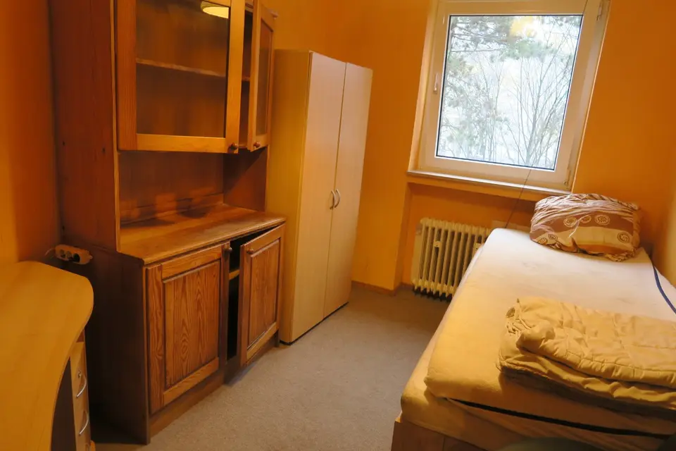 WG-Zimmer mit 89 m² in Bergisch Gladbach – Bild 1