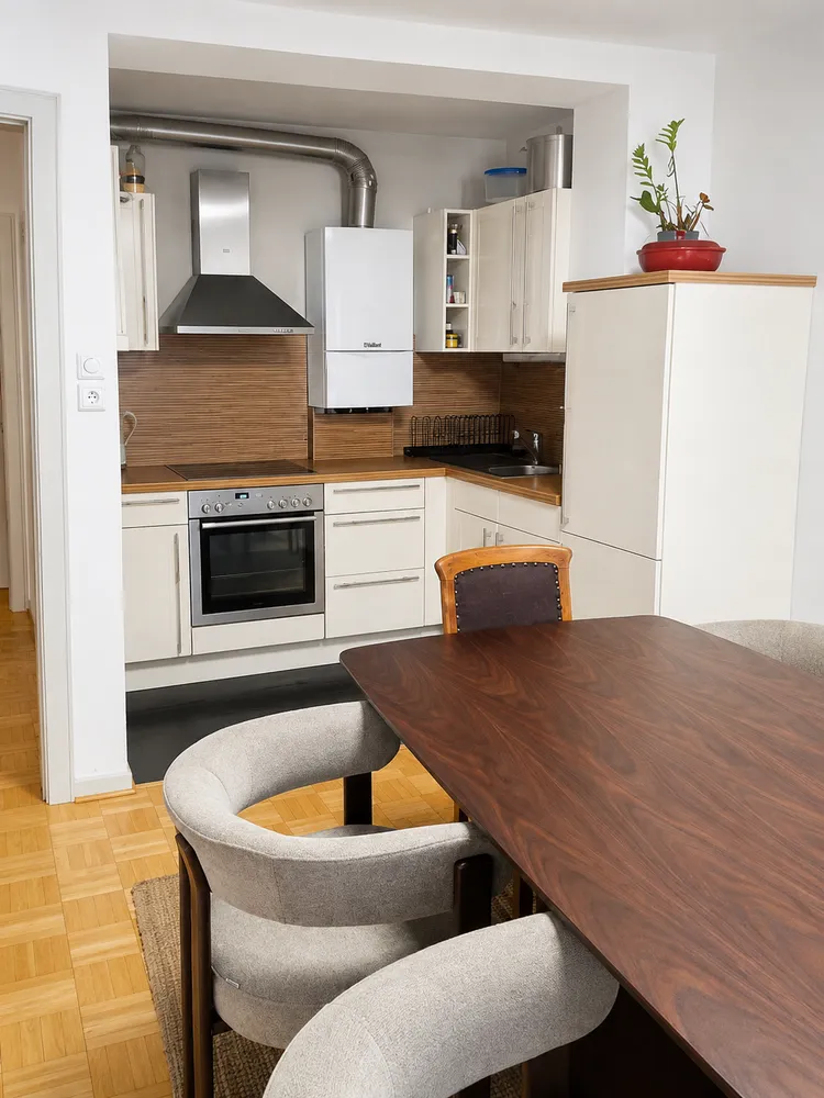 2 Zimmer Wohnung mit 77 m² in Düsseldorf – Bild 2