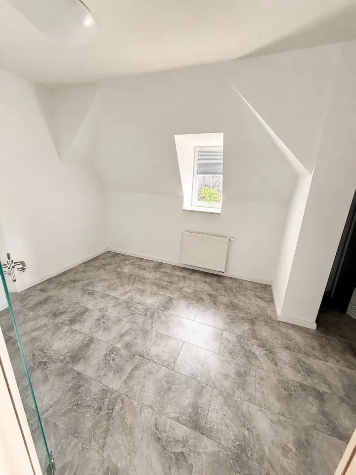 6 Zimmer Wohnung mit 173 m² in Crimmitschau – Bild 7