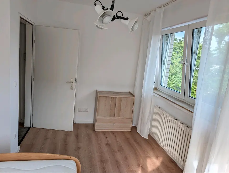 8 Zimmer Wohnung mit 12 m² in Köln – Bild 2