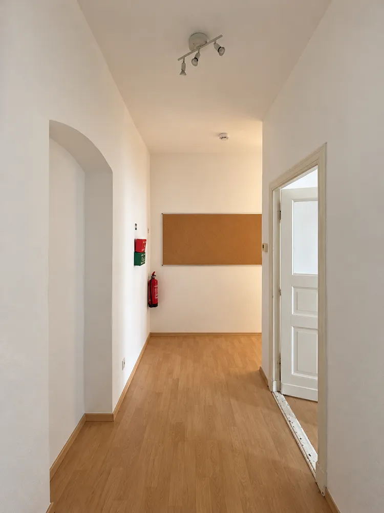 2 room apartment with 70 m² in Berlin – Photo 4
