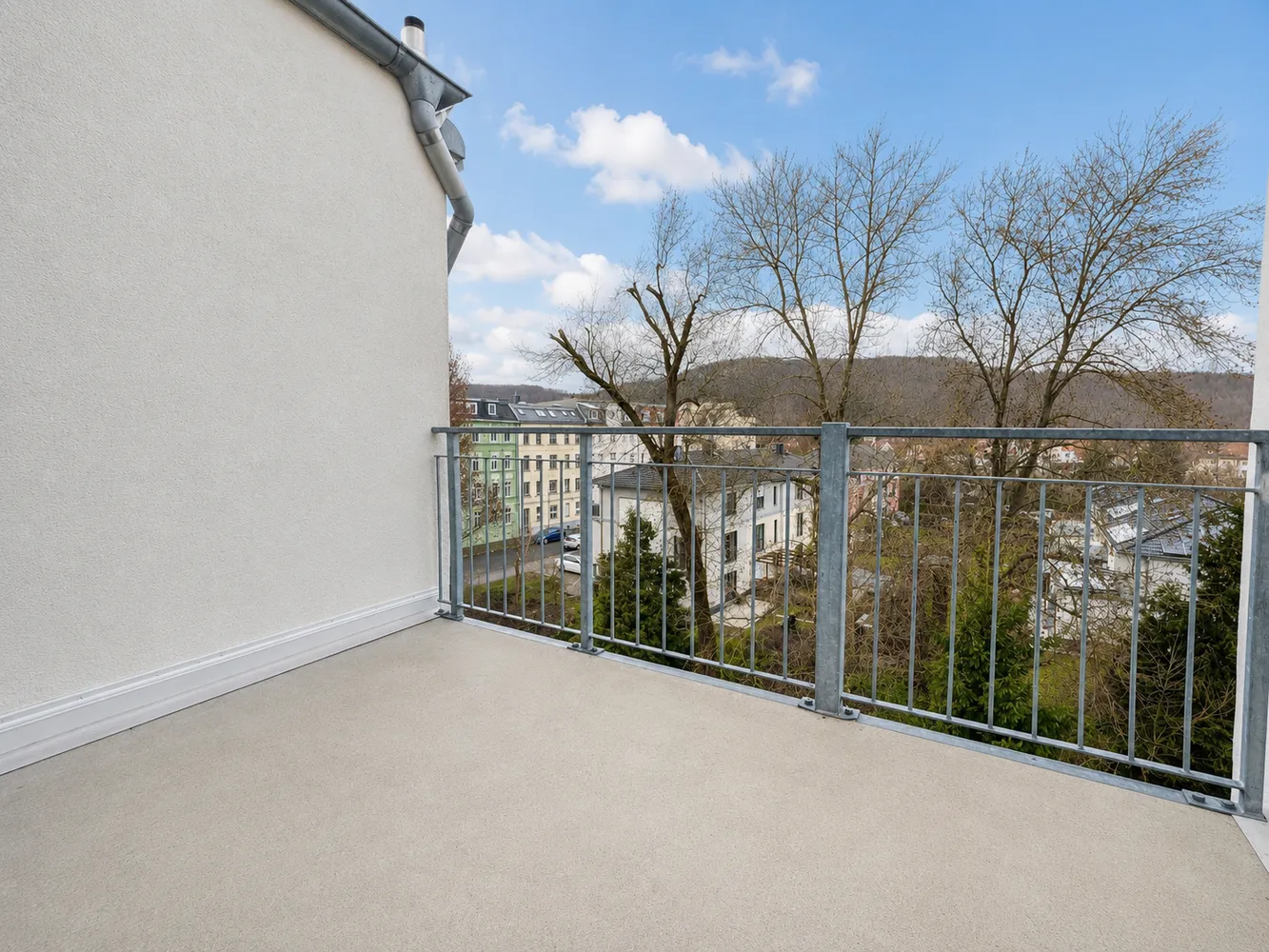 4 Zimmer Wohnung mit 110 m² in Gera – Bild 1