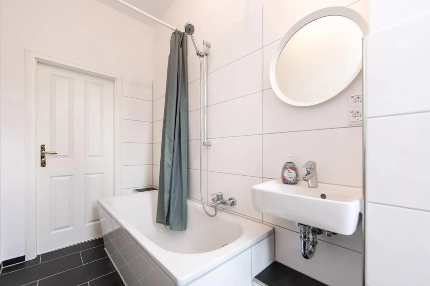 Shared room with 11 m² in Berlin – Photo 4