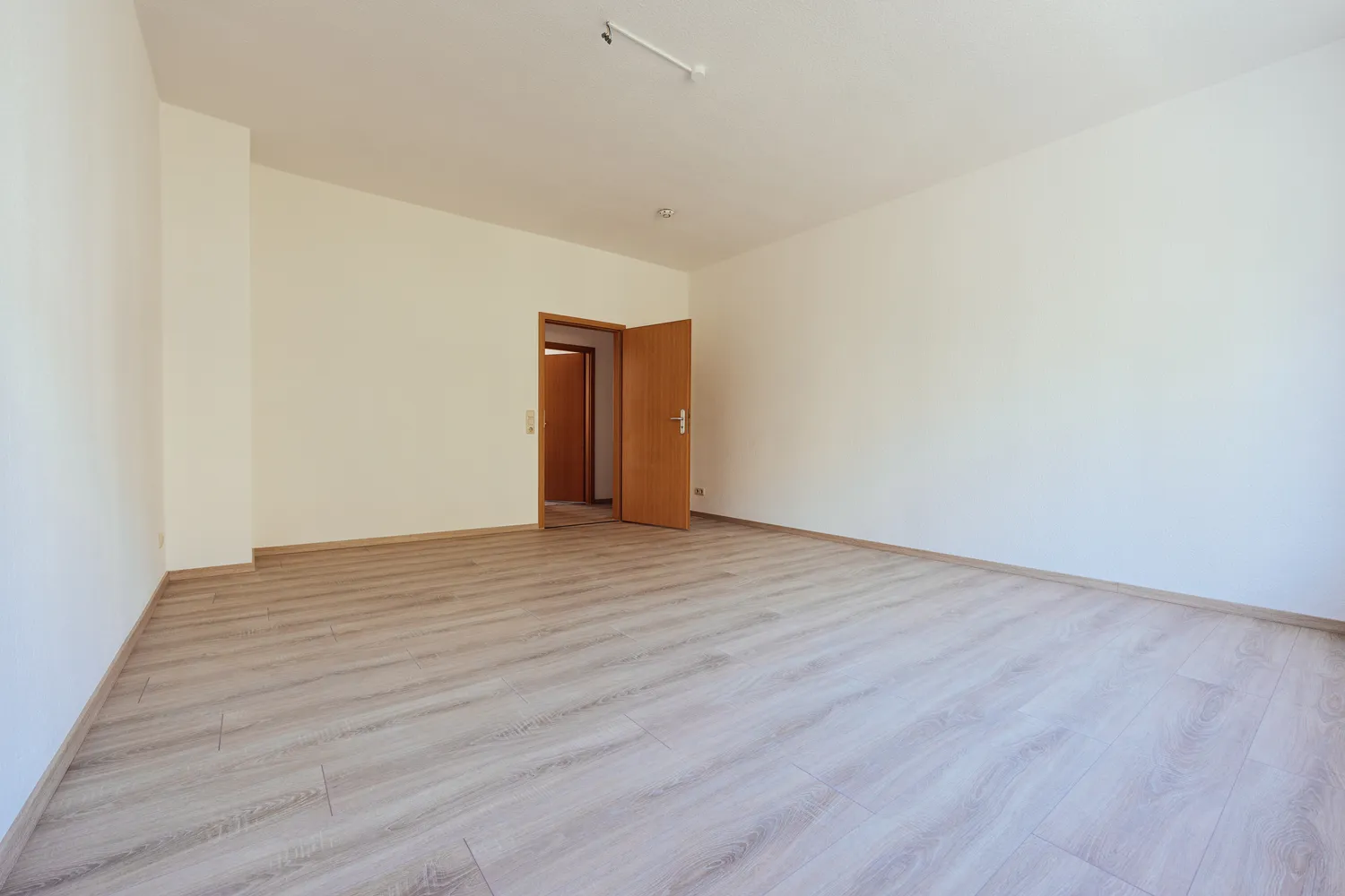 2 room apartment with 75 m² in Magdeburg – Photo 9