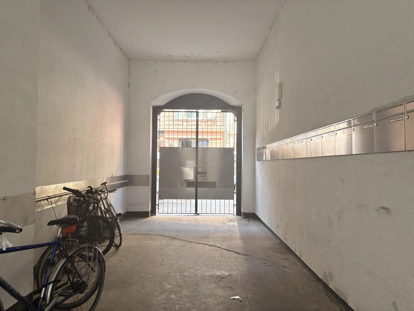 4 Zimmer Wohnung mit 110 m² in Frankfurt am Main – Bild 2