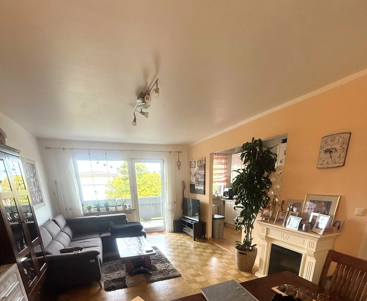 3 Zimmer Wohnung mit 110 m² in Augsburg – Bild 2