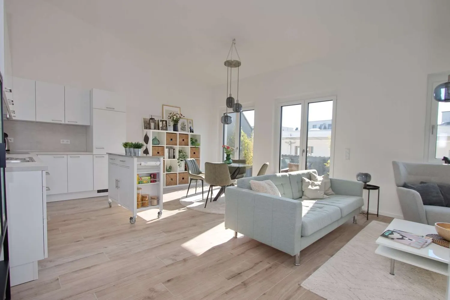 2 Zimmer Wohnung mit 77 m² in Berlin – Bild 2