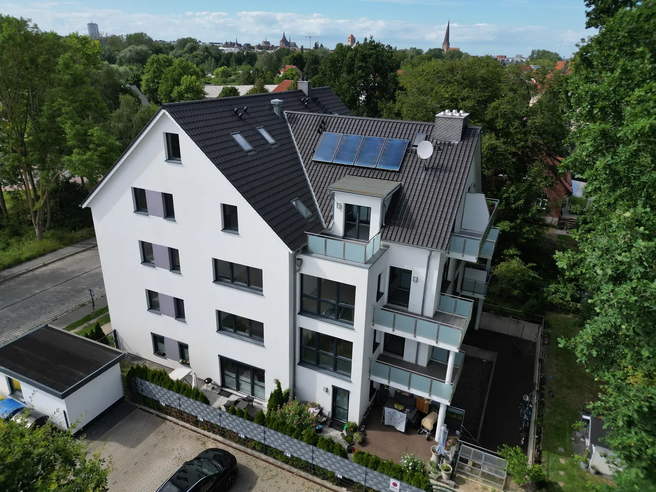 4 Zimmer Wohnung mit 116 m² in Rostock – Bild 1