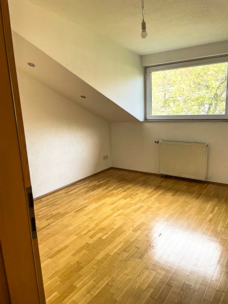 6 Zimmer Wohnung mit 117 m² in Dortmund – Bild 1