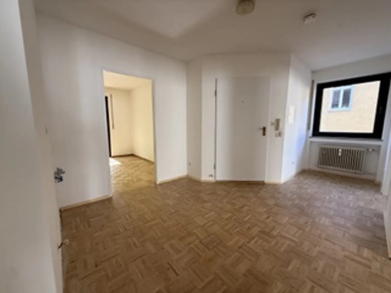 4 Zimmer Wohnung mit 68 m² in München – Bild 3