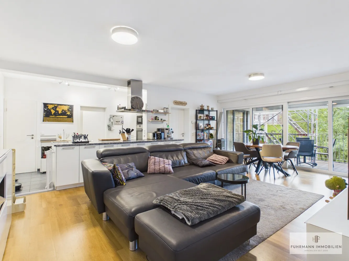 3 Zimmer Wohnung mit 100 m² in Saarbrücken – Bild 2