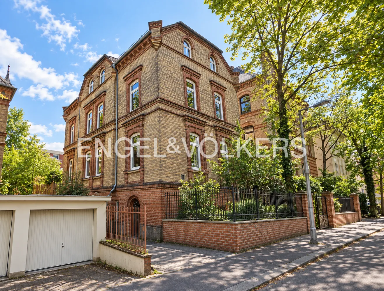 4 room apartment with 110 m² in Wiesbaden – Photo 1