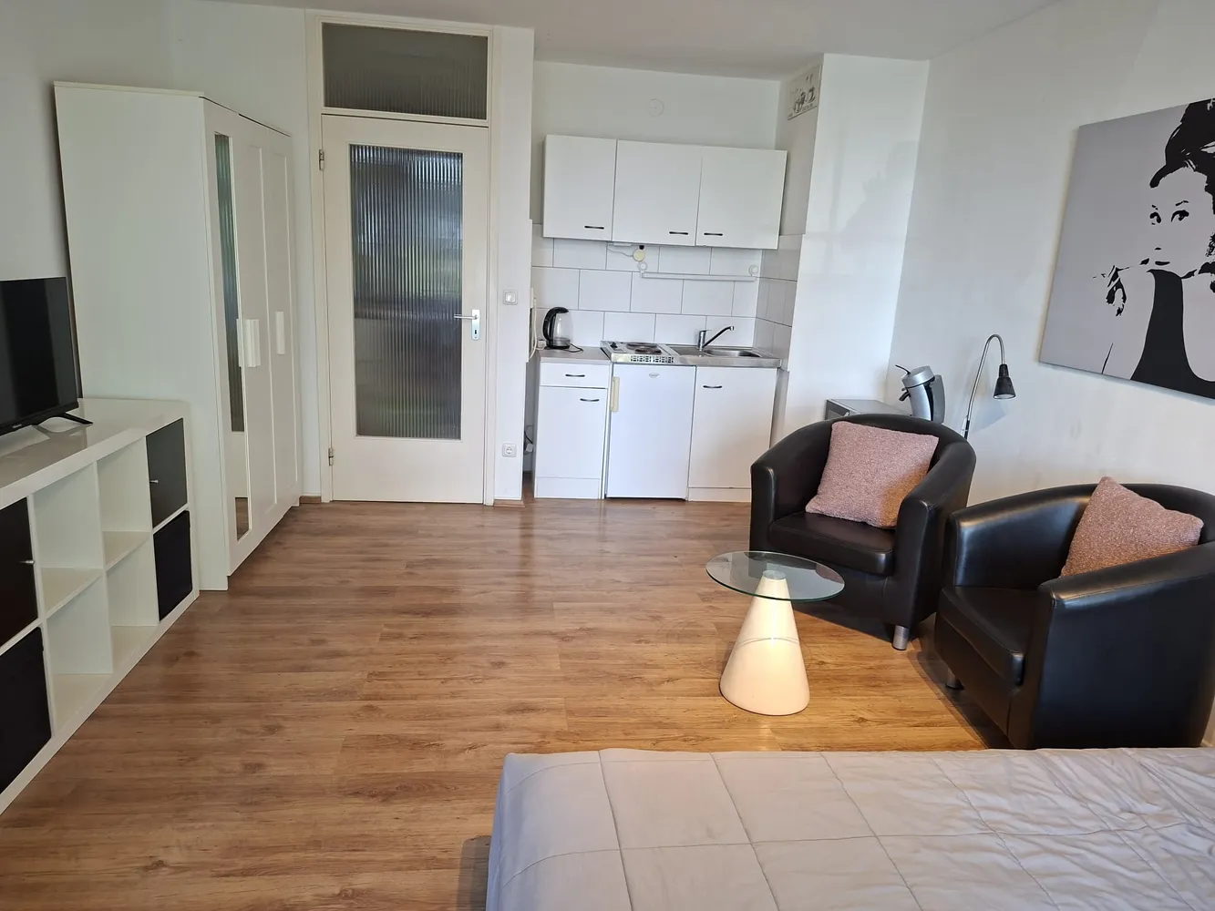 1 room apartment with 30 m² in Wiesbaden – Photo 4