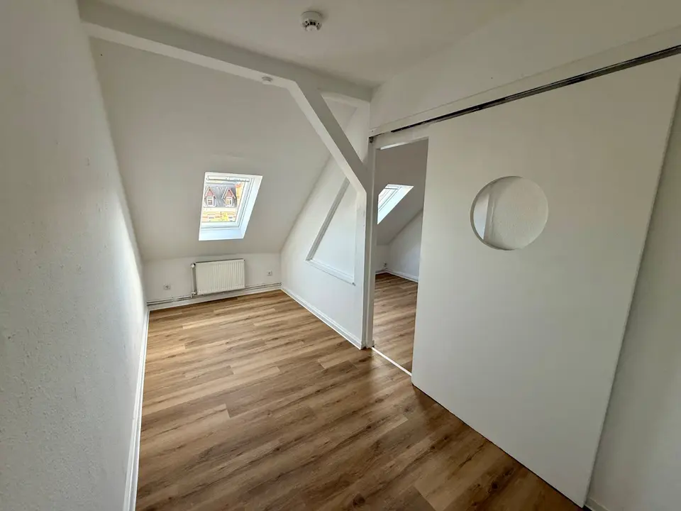 7 Zimmer Wohnung mit 150 m² in Kassel – Bild 4