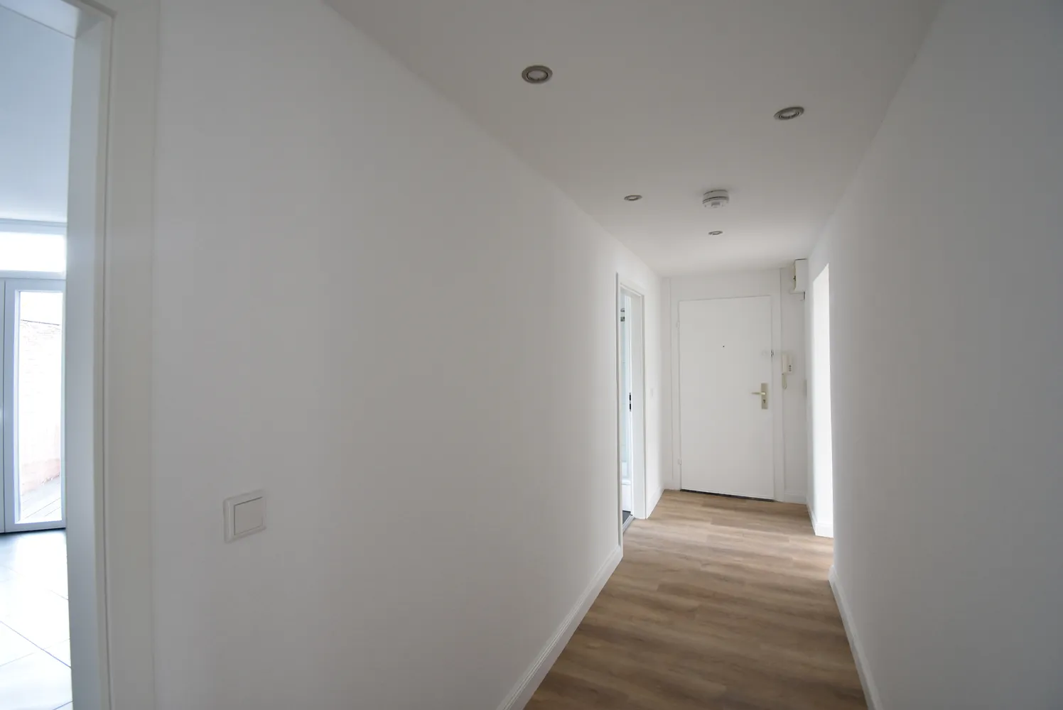 2 Zimmer Wohnung mit 98 m² in Düsseldorf – Bild 2