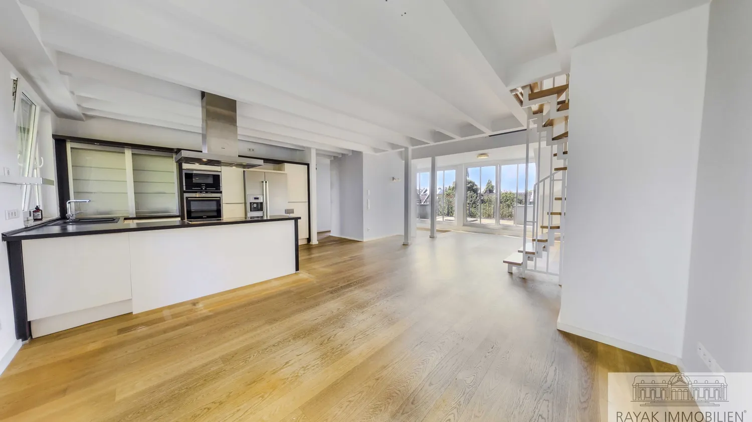 5 Zimmer Wohnung mit 125 m² in Düsseldorf – Bild 2