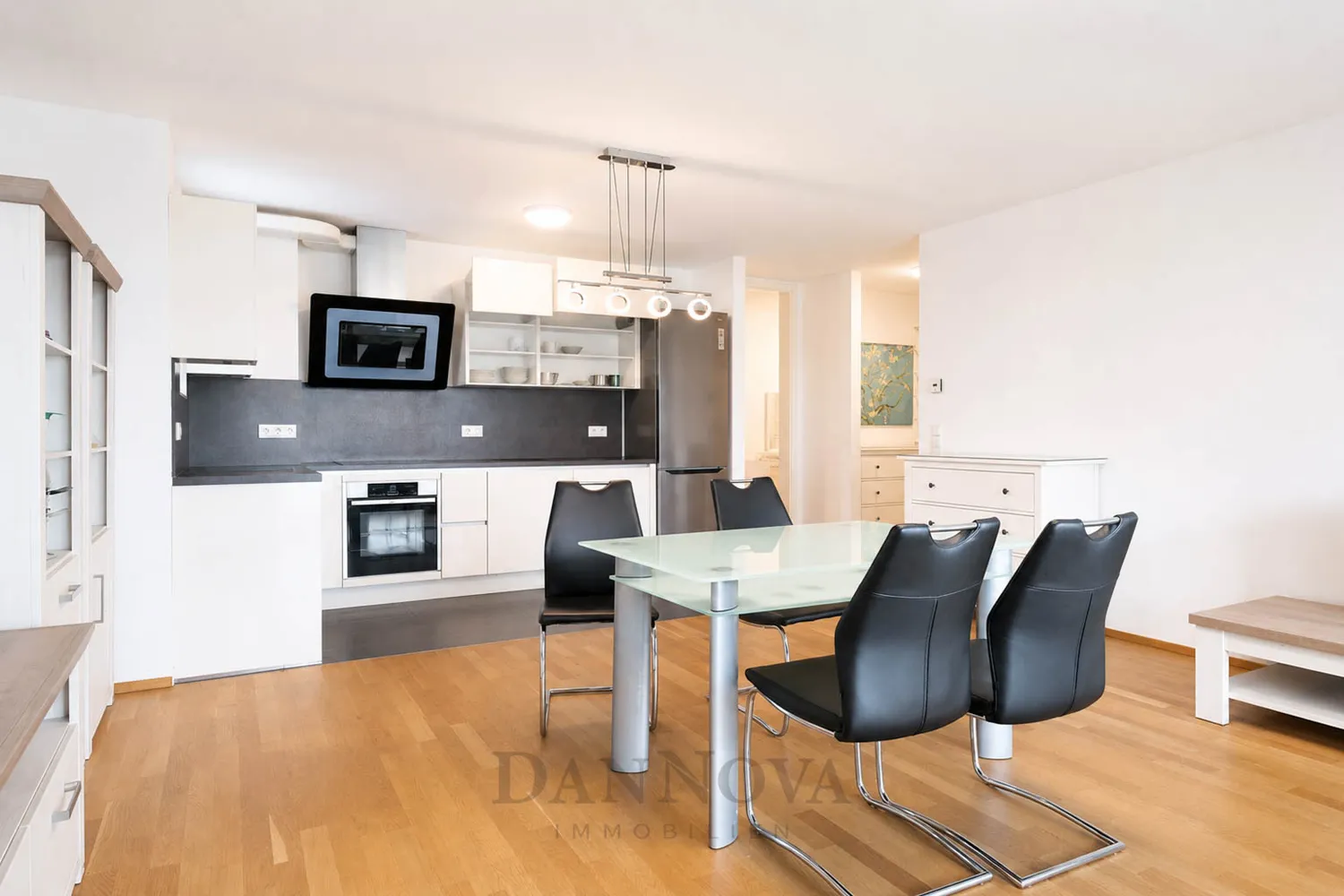 4 Zimmer Wohnung mit 98 m² in Frankfurt am Main – Bild 2