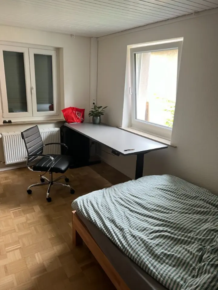 8 Zimmer Wohnung mit 221 m² in Stuttgart – Bild 3
