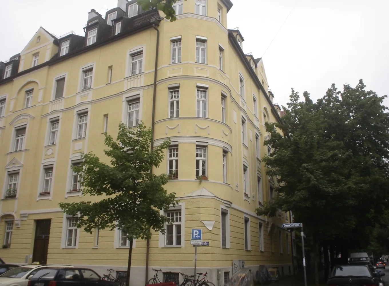 5 Zimmer Wohnung mit 128 m² in München – Bild 2