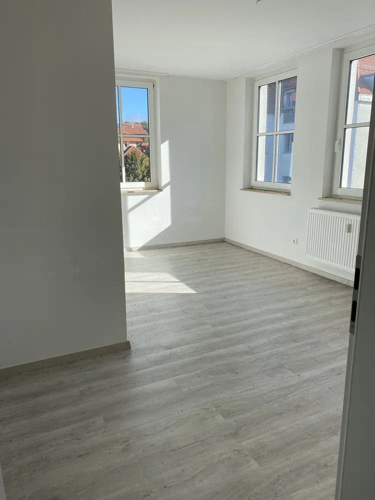 3 Zimmer Wohnung mit 107 m² in Suhl – Bild 1