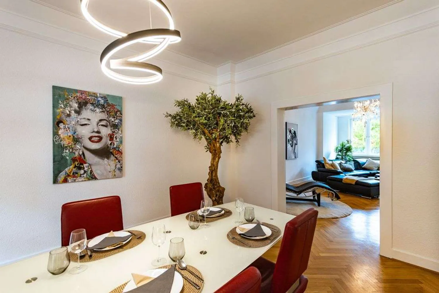 8 Zimmer Wohnung mit 323 m² in Düsseldorf – Bild 6