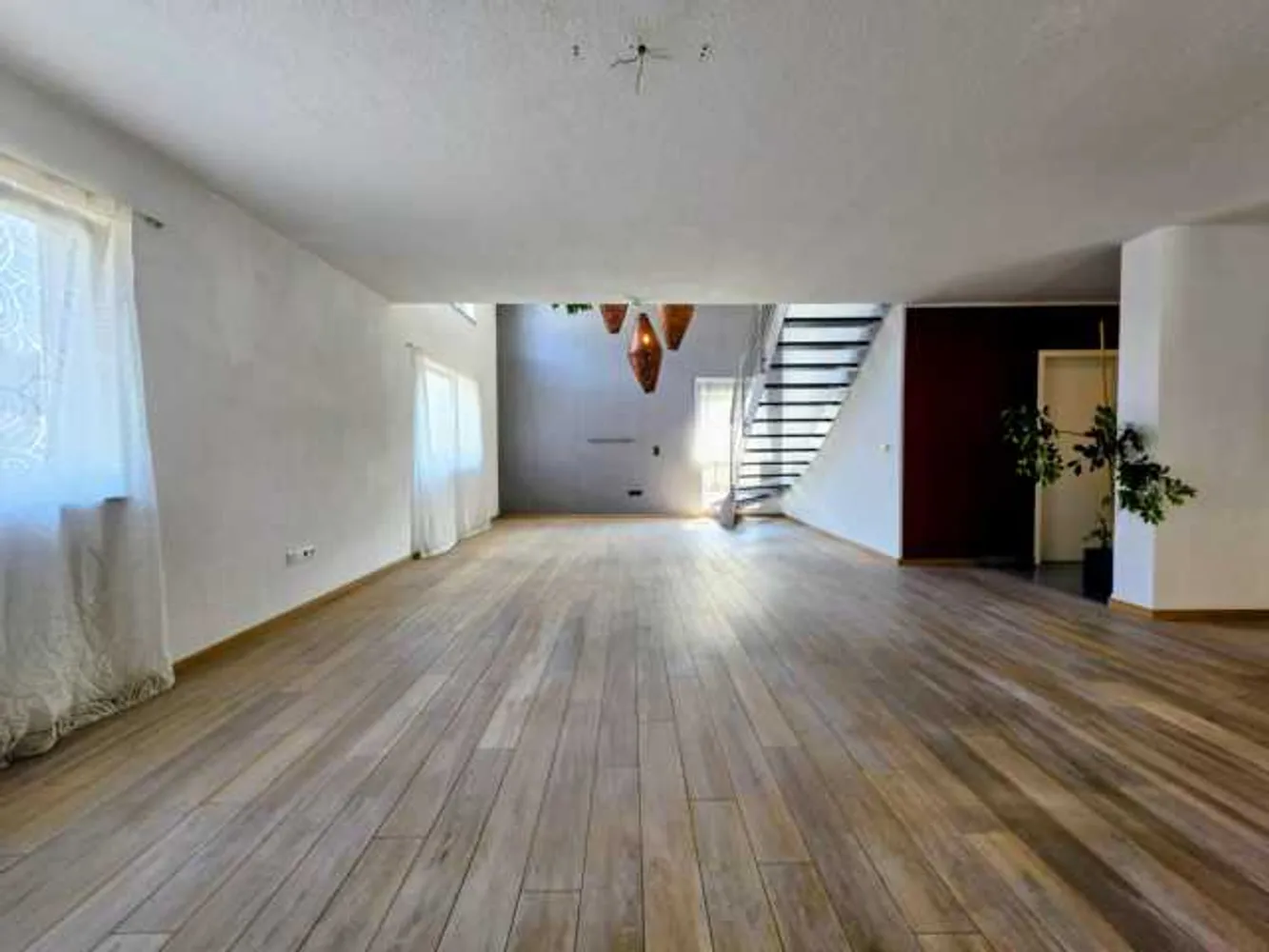 4 Zimmer Wohnung mit 151 m² in Homburg – Bild 11