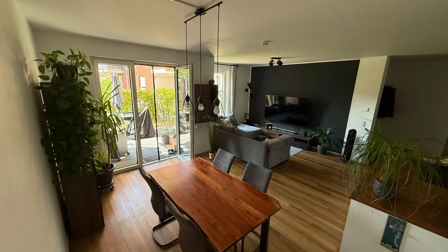 5 Zimmer Wohnung mit 129 m² in Köln – Bild 2