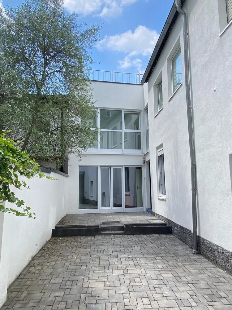 3 Zimmer Wohnung mit 144 m² in Köln – Bild 1